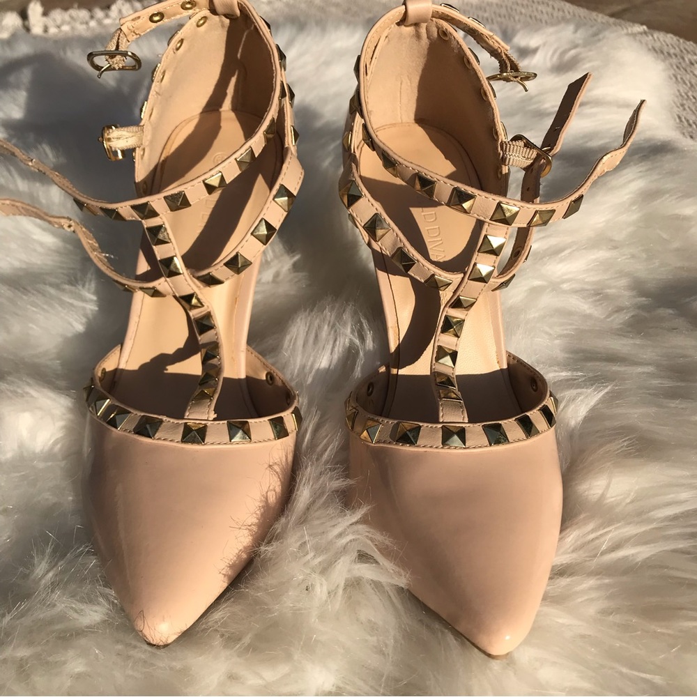 Wild Diva Nude Studded Pumps (Sz. 6.5)